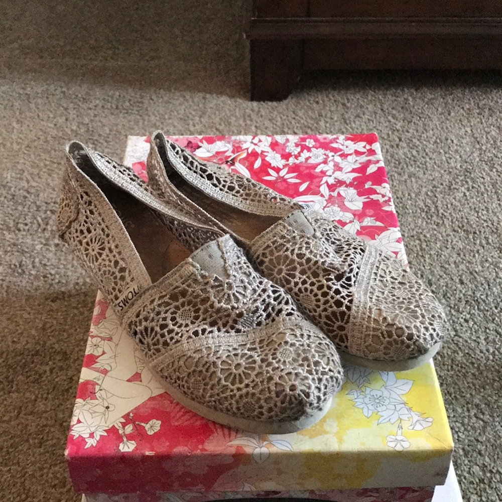 Toms slip ons